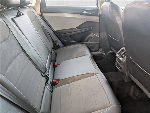 Used 2022 Volkswagen Taos SE image 19