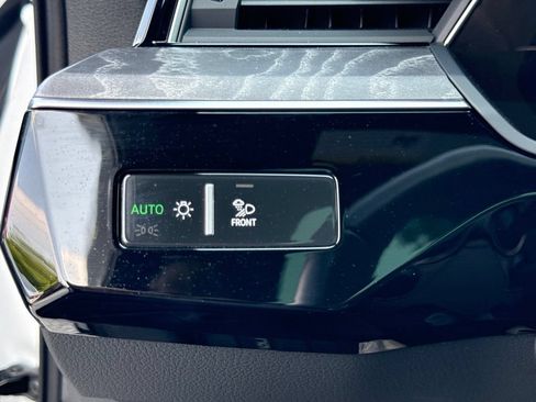 Used 2024 Audi Q8 e-tron Premium Plus w/ Premium Plus Package AWD/4WD image 27