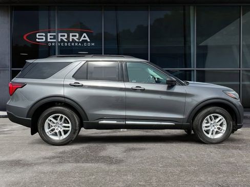 Used 2025 Ford Explorer Active AWD/4WD image 6