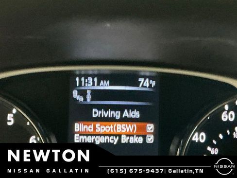 Used 2016 Nissan Rogue SL w/ SL Premium Package FWD image 30