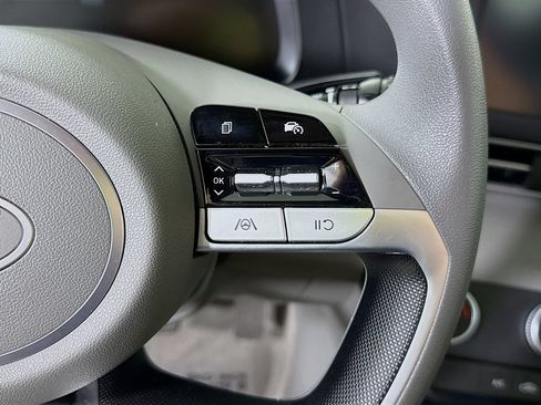 Certified 2025 Hyundai Elantra SE FWD image 21