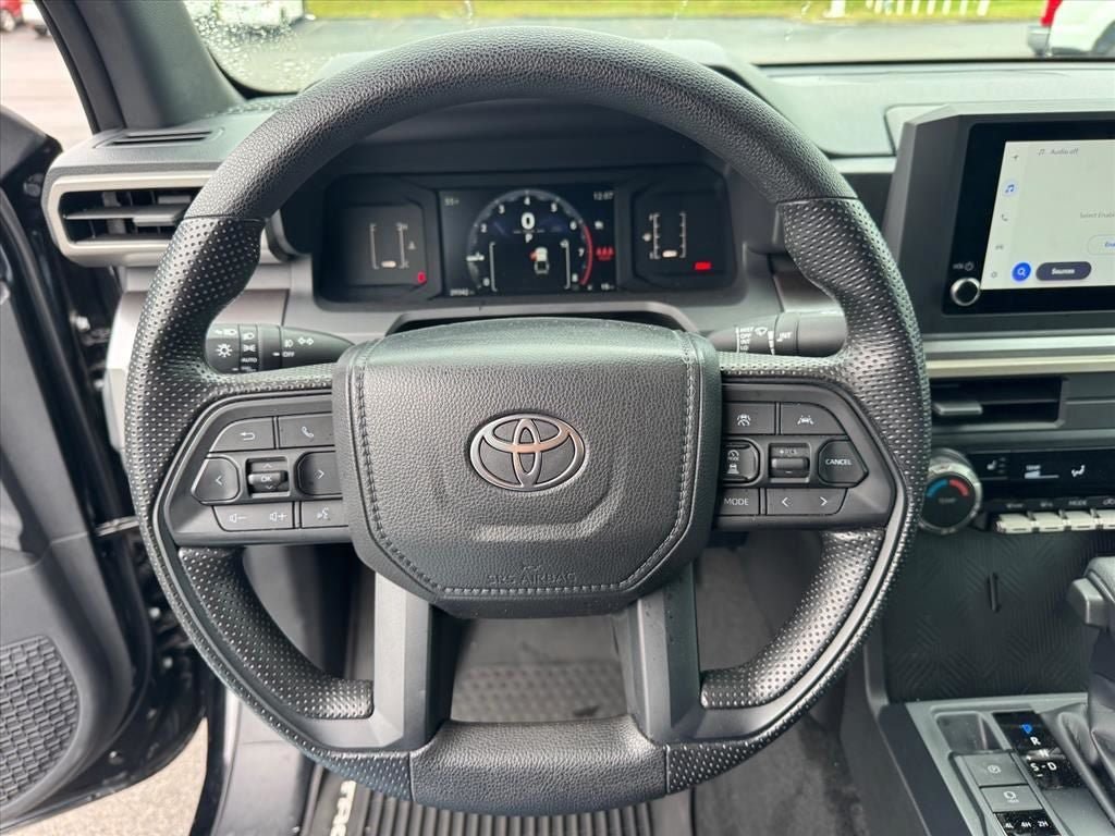 Used 2025 Toyota Tacoma SR5 AWD/4WD image 22