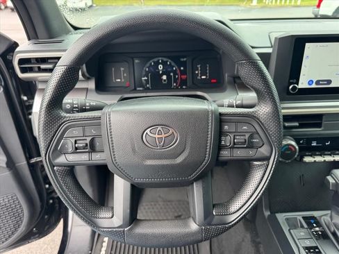 Used 2025 Toyota Tacoma SR5 AWD/4WD image 22