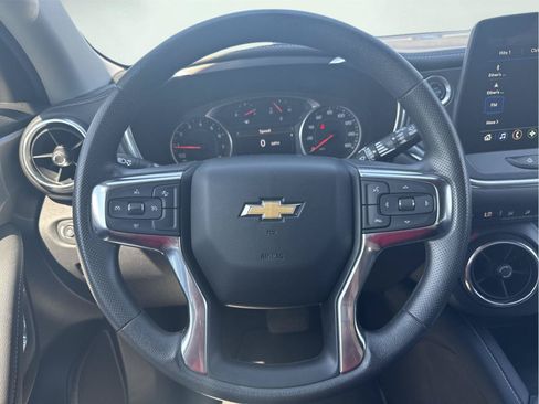 Used 2025 Chevrolet Blazer LT AWD/4WD image 13