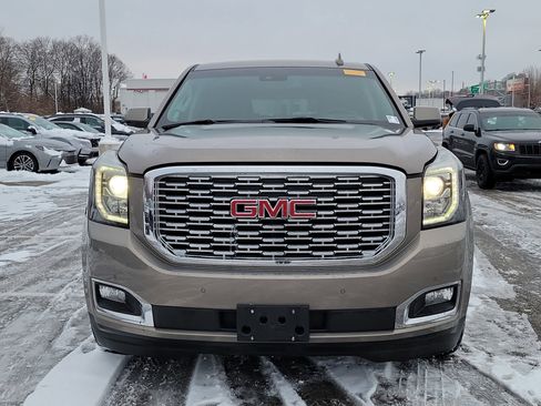 Used 2019 GMC Yukon Denali w/ Denali Ultimate Package image 2