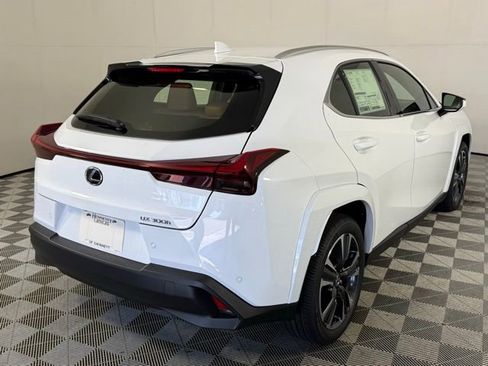 New 2026 Lexus UX 300h FWD image 7