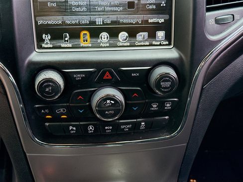 Used 2017 Jeep Grand Cherokee Altitude RWD image 12