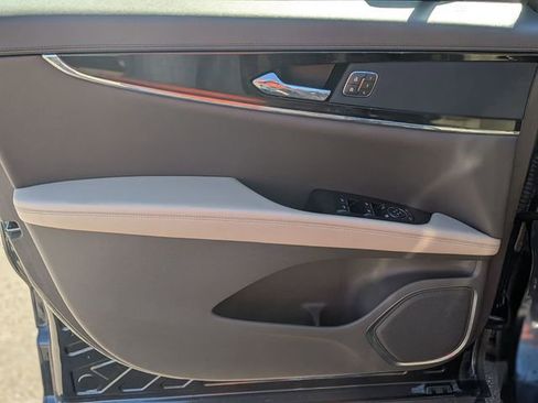 Used 2022 Lincoln Nautilus Standard w/ Premium Package image 12