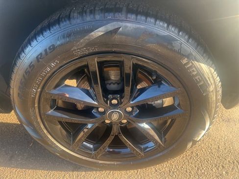 Used 2025 Land Rover Discovery Sport Dynamic SE image 9