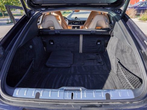 Used 2018 Porsche Panamera 4 image 32