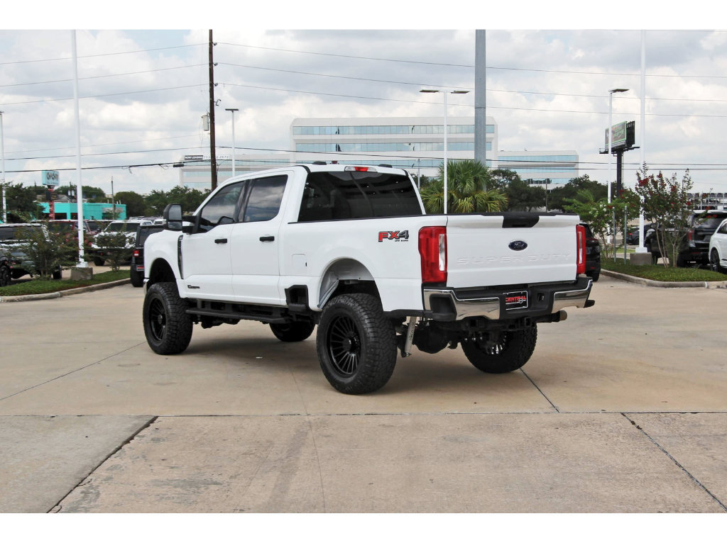 Used 2025 Ford F250 XLT w/ FX4 Off-Road Package AWD/4WD image 3