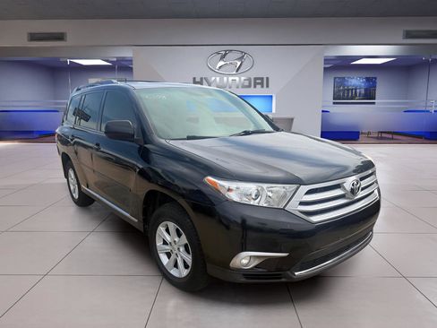 Used 2013 Toyota Highlander SE FWD image 4