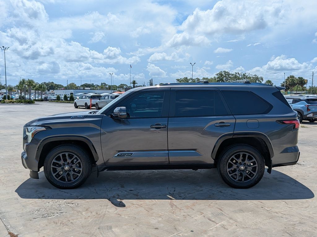 Used 2025 Toyota Sequoia Platinum AWD/4WD image 5