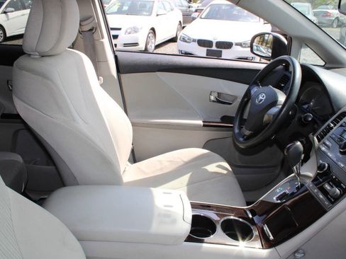 Used 2009 Toyota Venza image 11