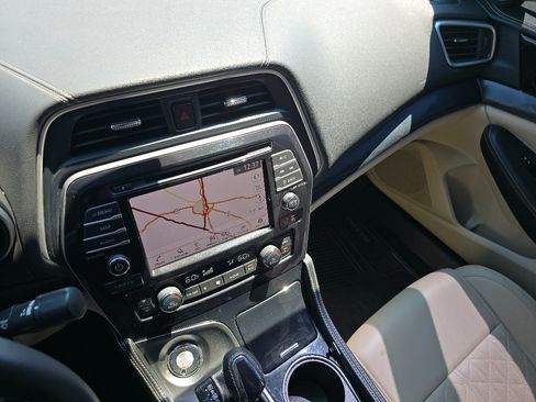 Used 2022 Nissan Maxima Platinum w/ Sport Mat Group FWD image 26