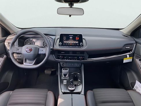 New 2026 Nissan Rogue SV AWD/4WD image 15