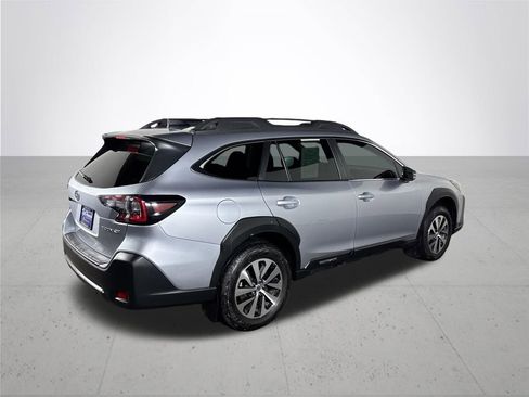 Certified 2025 Subaru Outback Premium AWD/4WD image 7