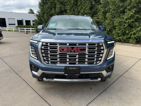 New 2026 GMC Yukon XL Denali w/ Denali Reserve Package AWD/4WD image 6