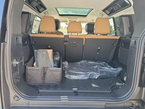 New 2025 Land Rover Defender 110 S AWD/4WD image 11