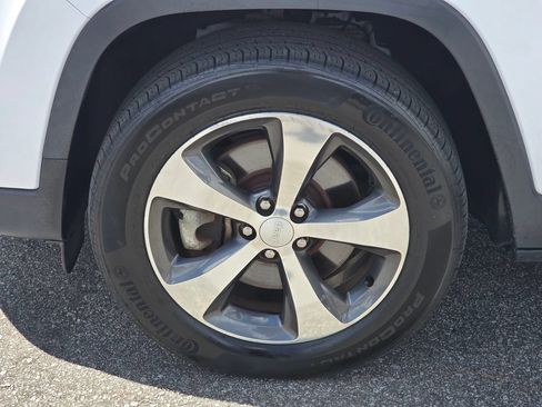 Used 2020 Jeep Cherokee Limited AWD/4WD image 27