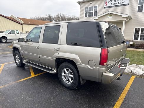 Used 2000 Cadillac Escalade 4WD image 8