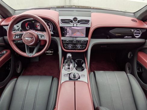 Certified 2025 Bentley Bentayga image 5