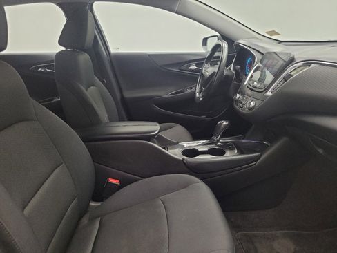 Used 2017 Chevrolet Malibu LT FWD image 21