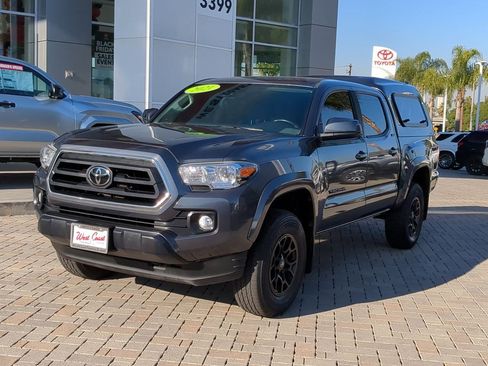 Used 2021 Toyota Tacoma SR5 w/ Blackout Package (TMS) image 8