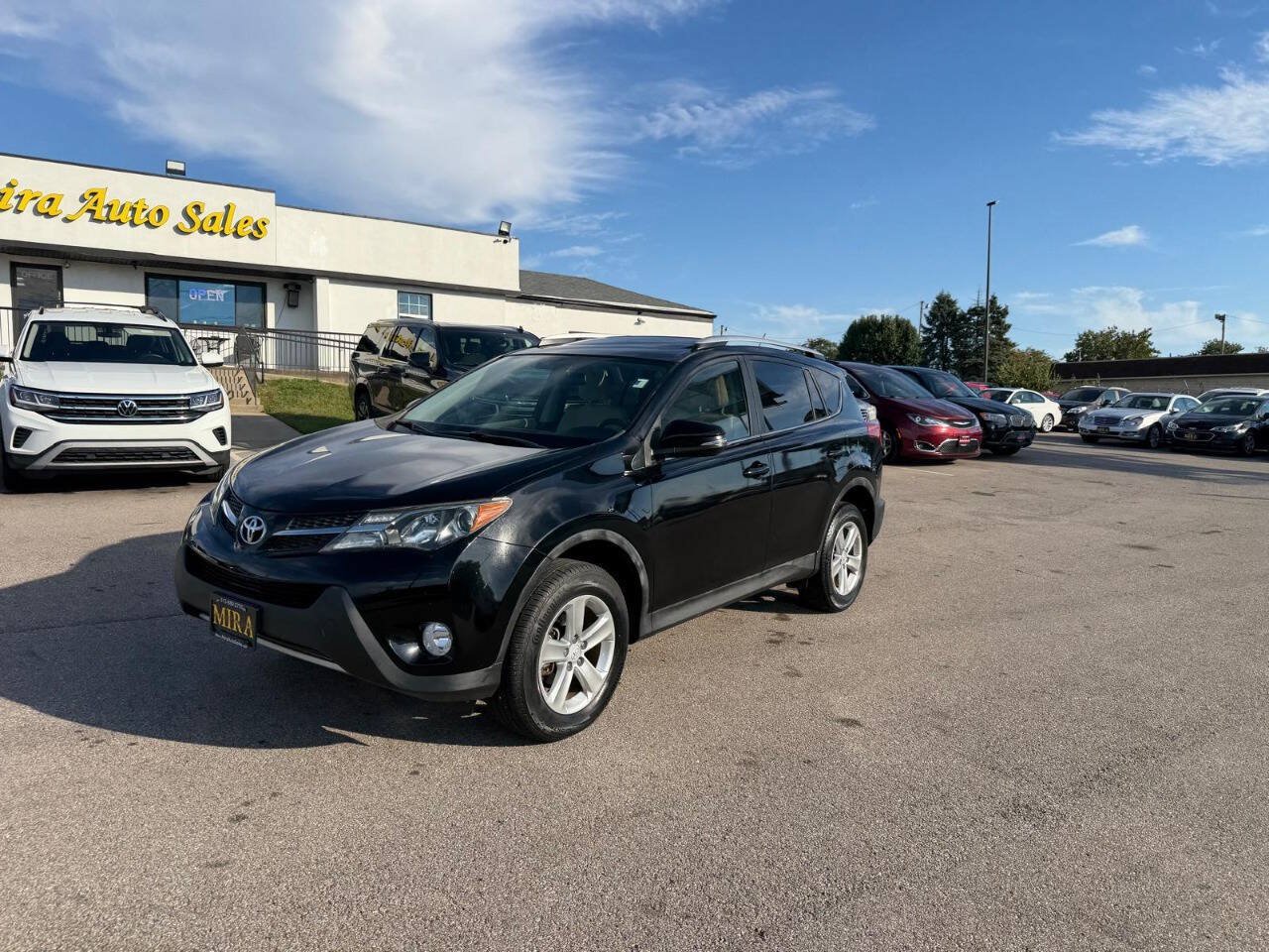 Used 2013 Toyota RAV4 XLE FWD image 2