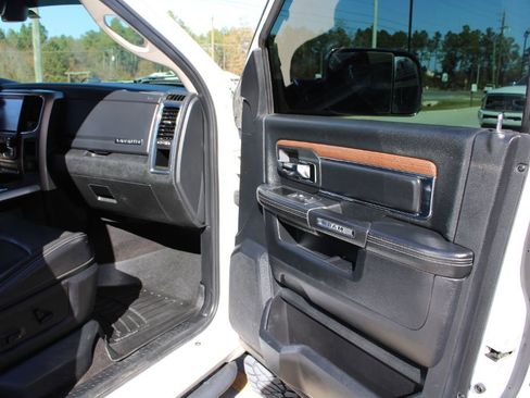 Used 2015 RAM 2500 Laramie image 16