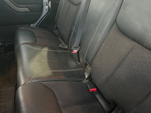 Used 2016 Jeep Wrangler Unlimited Sport image 5