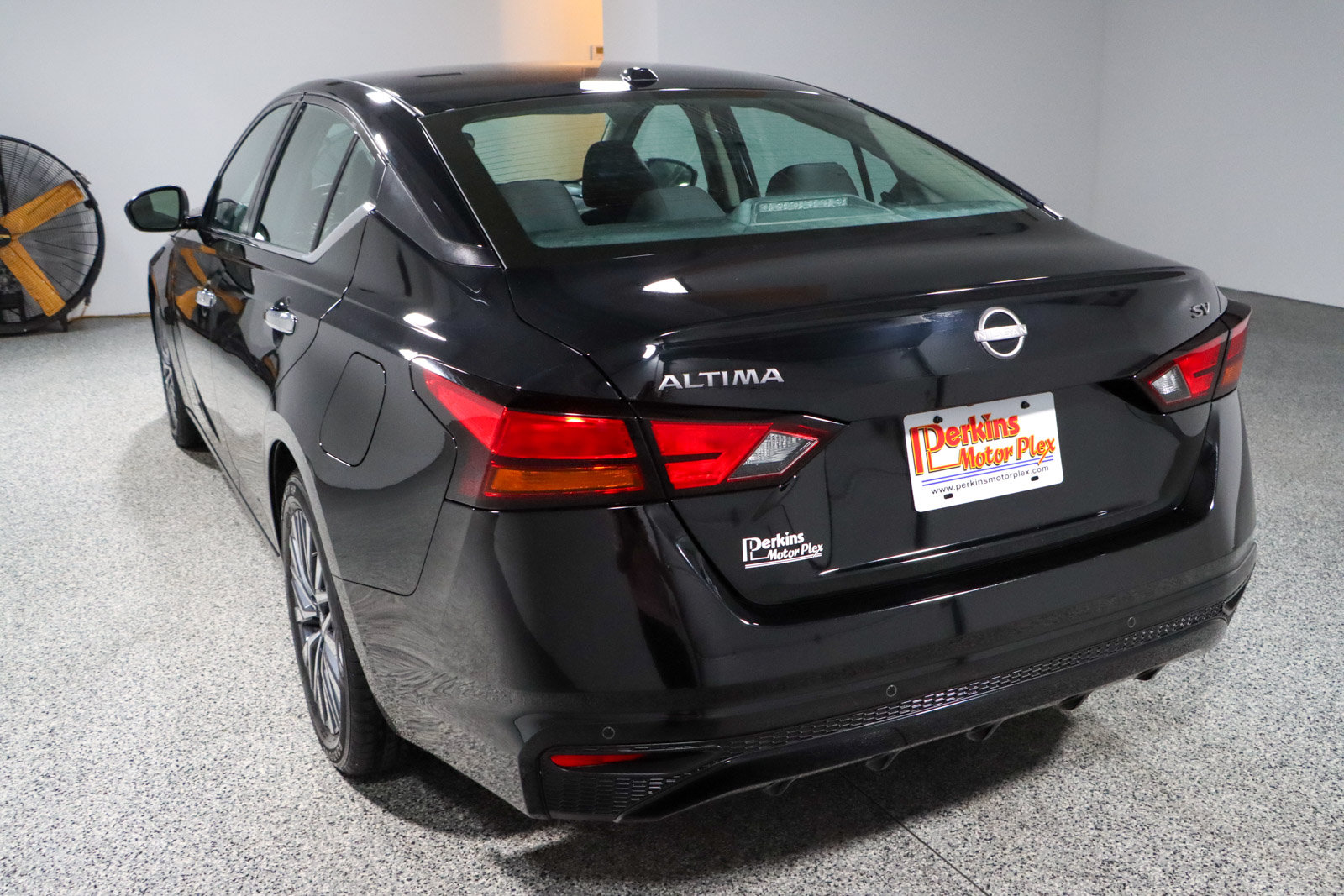 Used 2024 Nissan Altima 2.5 SV FWD image 9