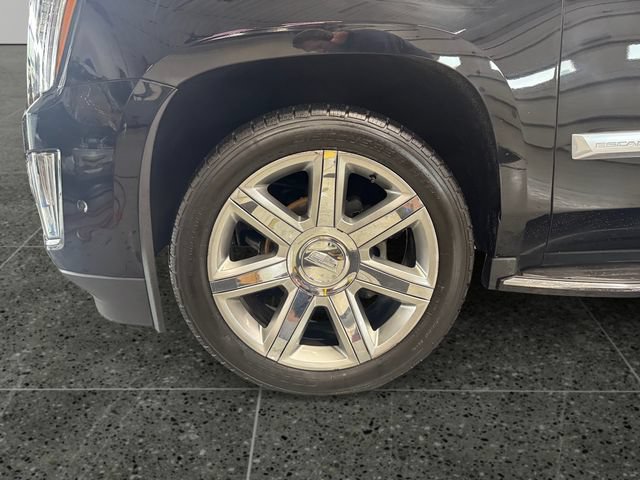 Used 2018 Cadillac Escalade ESV Luxury AWD/4WD image 27
