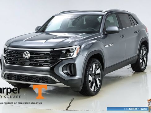 Used 2024 Volkswagen Atlas Cross Sport SE w/ Panoramic Sunroof Package FWD image 40