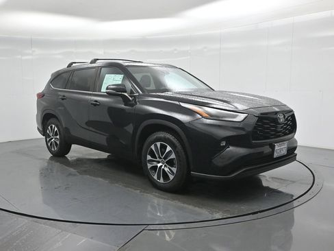 Used 2023 Toyota Highlander XLE image 59