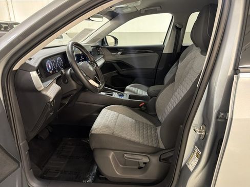 Used 2025 Volkswagen Tiguan S AWD/4WD image 15