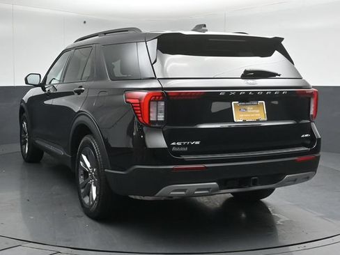 Certified 2025 Ford Explorer Active w/ Active Comfort Package AWD/4WD image 6