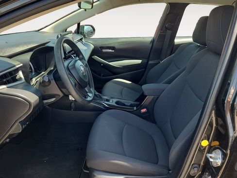 Used 2020 Toyota Corolla LE w/ Carpet Mat Package (TMS) FWD image 9