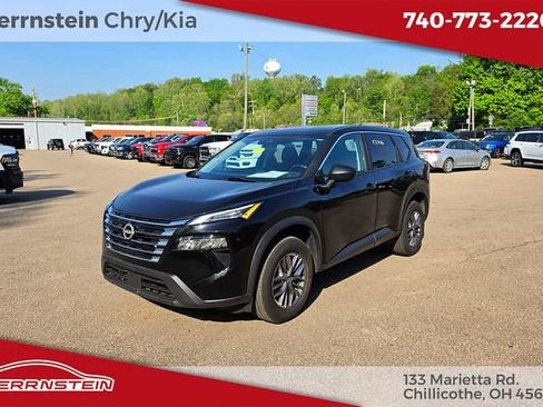 Used 2024 Nissan Rogue S AWD/4WD image 3
