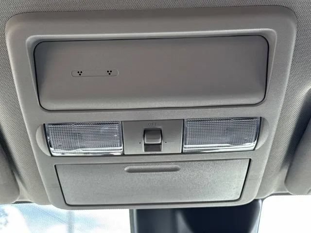 Certified 2025 Nissan Frontier SV w/ SV Convenience Package RWD image 18