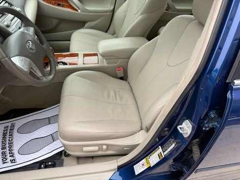 Used 2010 Toyota Camry image 14