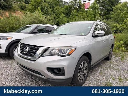 Used 2019 Nissan Pathfinder SV AWD/4WD image 2