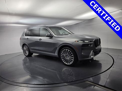Used 2024 BMW X7 xDrive40i w/ Premium Package image 2