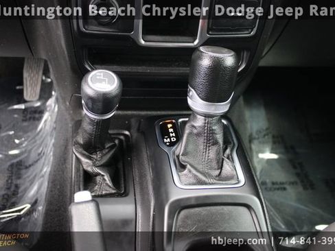 Used 2023 Jeep Wrangler Sport image 15