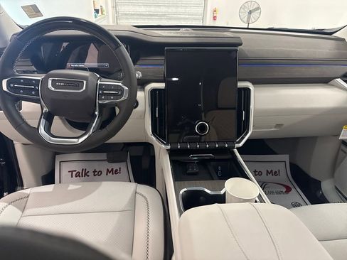 New 2026 GMC Acadia Denali w/ Super Cruise Package FWD image 13