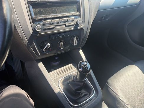 Used 2014 Volkswagen Jetta SE image 16