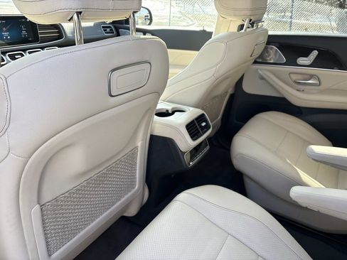 Used 2020 Mercedes-Benz GLS 450 4MATIC image 32