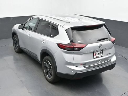 Used 2024 Nissan Rogue SV AWD/4WD image 41