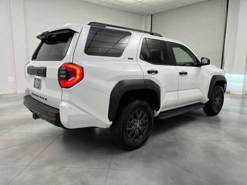 Used 2025 Toyota 4Runner SR5 AWD/4WD image 9