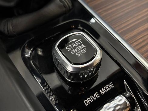 Used 2021 Volvo XC60 T5 Inscription image 40